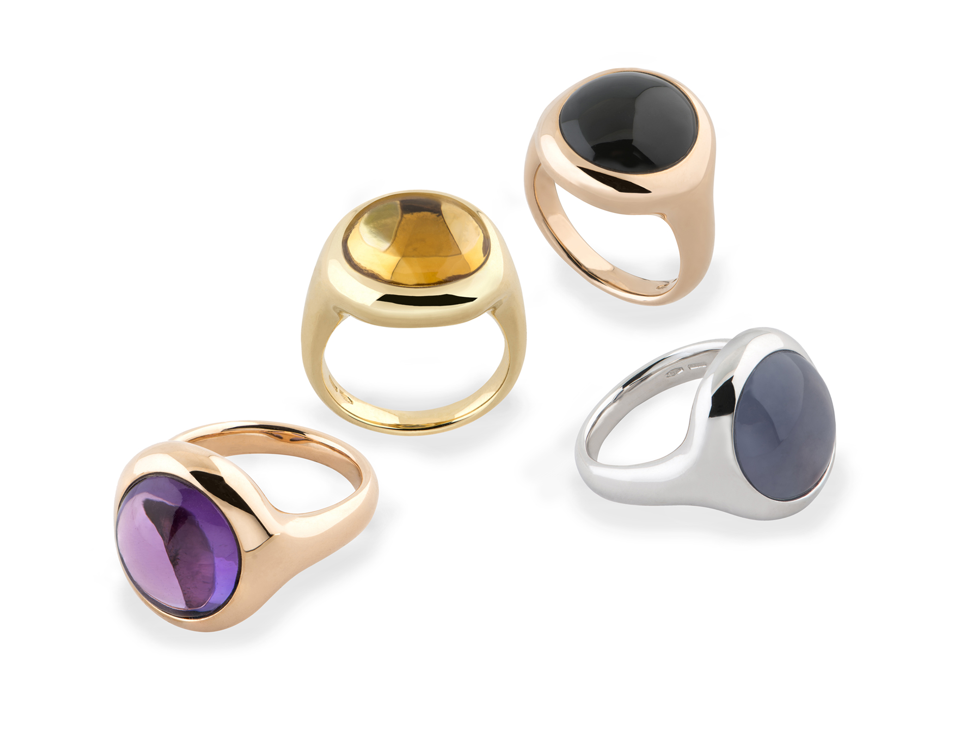 Anello con cabochon rotondo in oro - anello con pietra dura rotonda in oro - Hausmann & Co. collezione Plenilunio