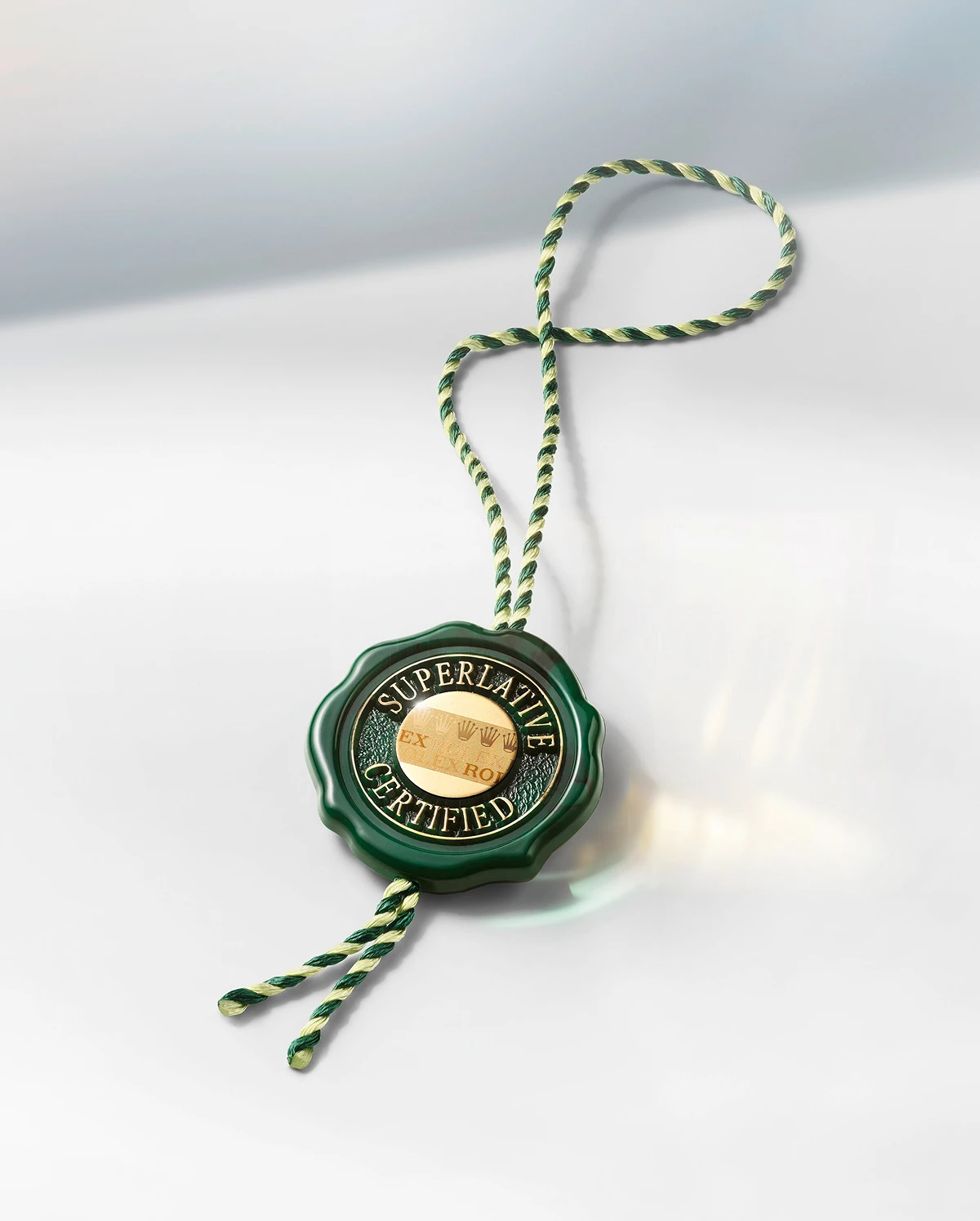 rolex-watches-superlative-chronometer-certification_sceau_lumiere_lancia-landscape