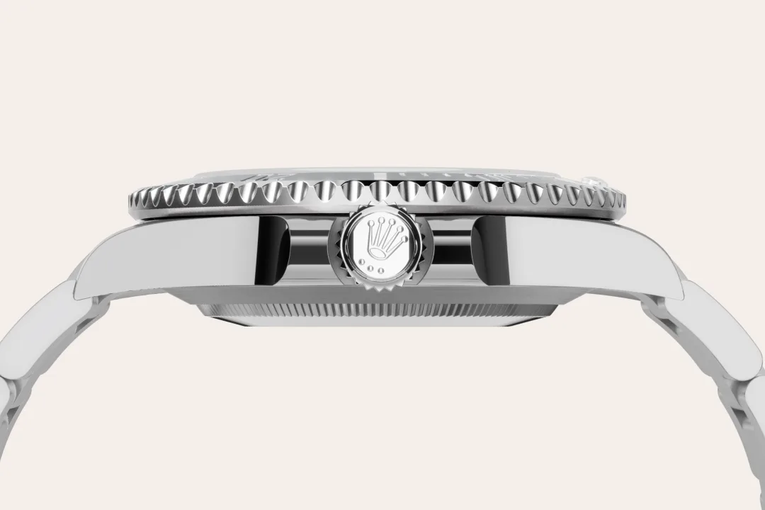 rolex-bespoke-assets/model_feature_assets_landscape/material_landscape/m124060-0001--060.webp