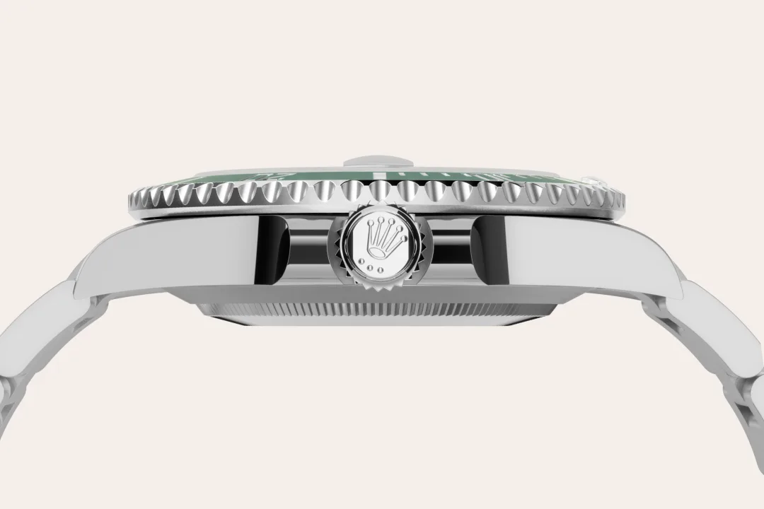 rolex-bespoke-assets/model_feature_assets_landscape/material_landscape/m126610lv-0002--060.webp
